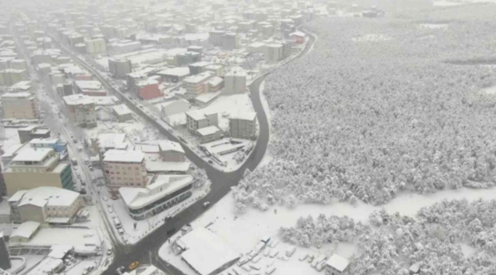 Ataşehir’den büyüleyici kar manzaraları