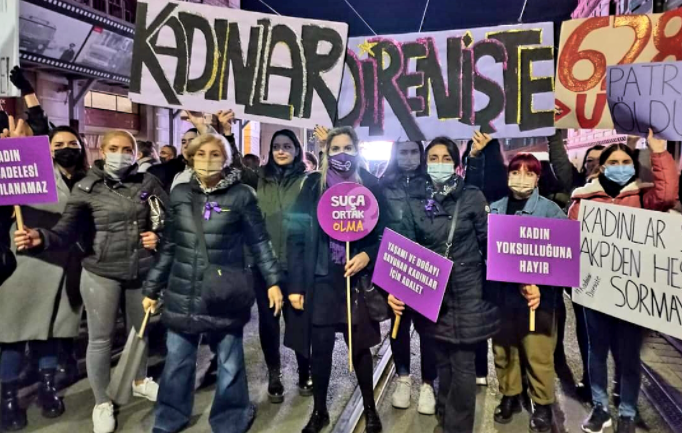 CHP Ataşehir Kadın Kolları’ndan basın açıklaması