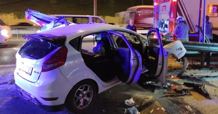 Ataşehir’de korkunç kaza: Bariyer saplandı!