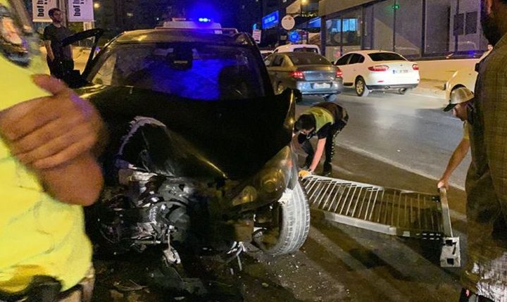 Ataşehir’de feci kaza: 1 ağır yaralı